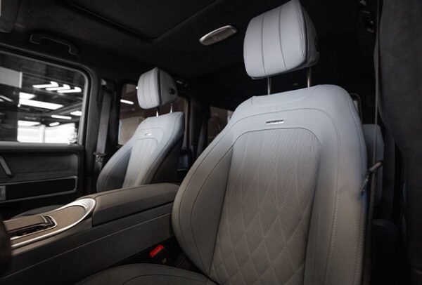 2025 Mercedes G63 - Image 4