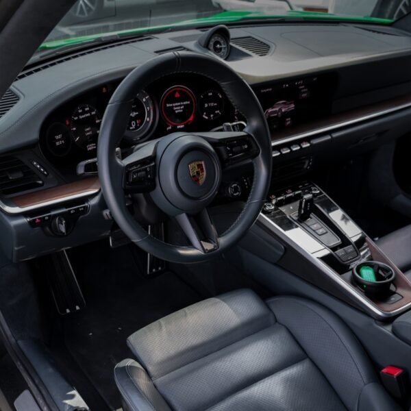 Porsche 911 Turbo - Image 4