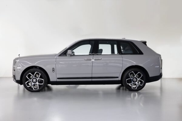 Rolls Royce Cullinan - Image 3